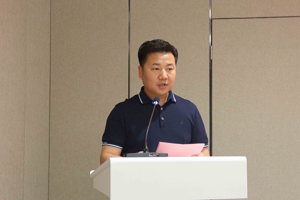 静美公司总经理谢国杰发表讲话.jpg 静美公司总经理谢国杰发表讲话.jpg