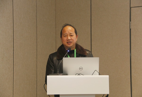 新乡市土木工程学会秘书长朱海群主持研讨会.jpg 新乡市土木工程学会秘书长朱海群主持研讨会.jpg