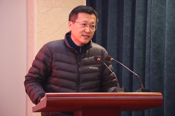 新乡广播电视大学(新乡社区大学)副校长张永忠发表致辞.jpg 新乡广播电视大学(新乡社区大学)副校长张永忠发表致辞.jpg