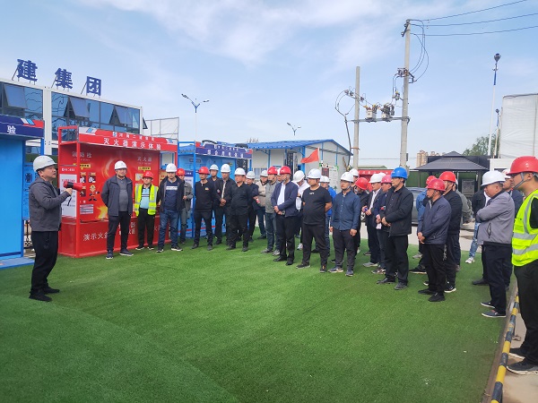 焦作市住建局副局长张保忠在会上讲话.jpg 焦作市住建局副局长张保忠在会上讲话.jpg