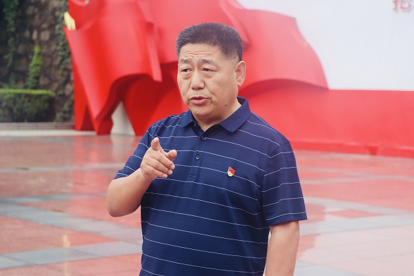 1、开元网页版党委书记张会民为大家阐释“大别山精神”.jpg 1、开元网页版党委书记张会民为大家阐释“大别山精神”.jpg