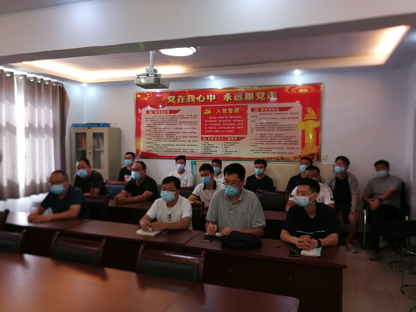 2、参加技术援助的开元网页版工程技术人员.jpg 2、参加技术援助的开元网页版工程技术人员.jpg