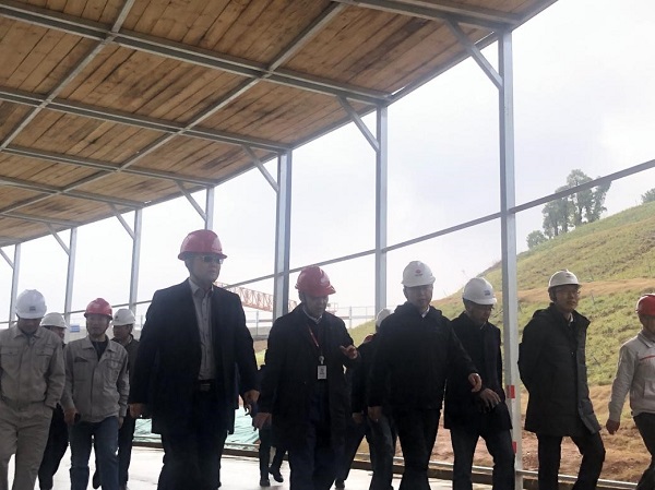 业主领导、开元网页版董事、副总经理崔向军莅临现场参观（从左至右依次为：崔向军、李耀和、王强、王国忠、韩华锋）.jpg