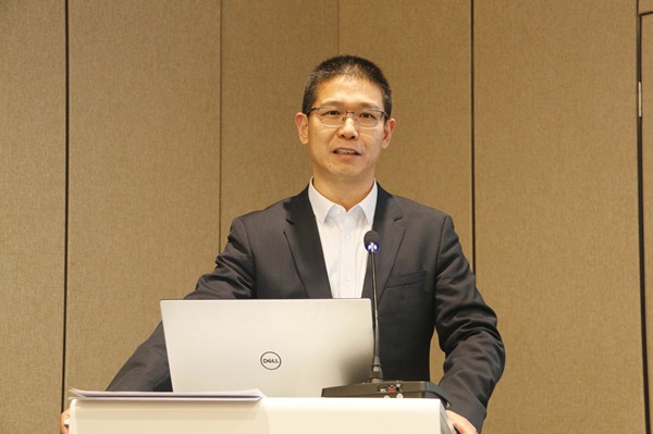 4开元网页版董事长祝建明作“民营建筑企业发展思考”报告.JPG